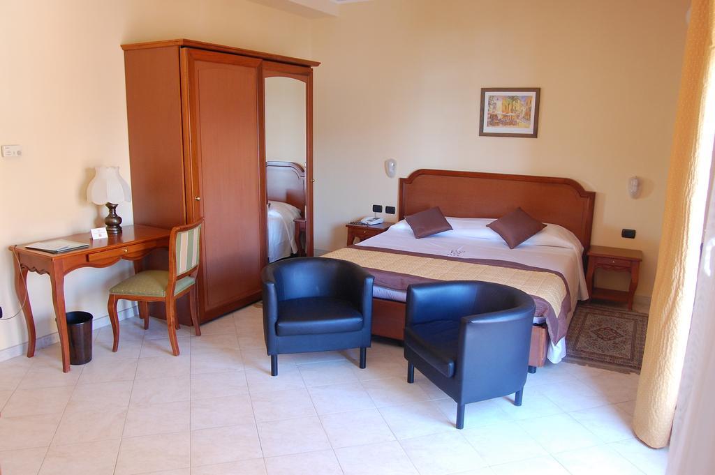 Grand Hotel Moroni Finale Ligure Room photo